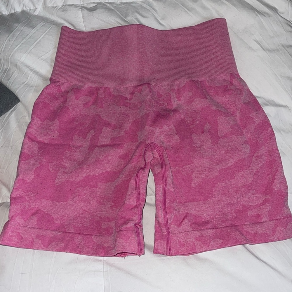 NVGTN bubblegum pink camo seamless shorts